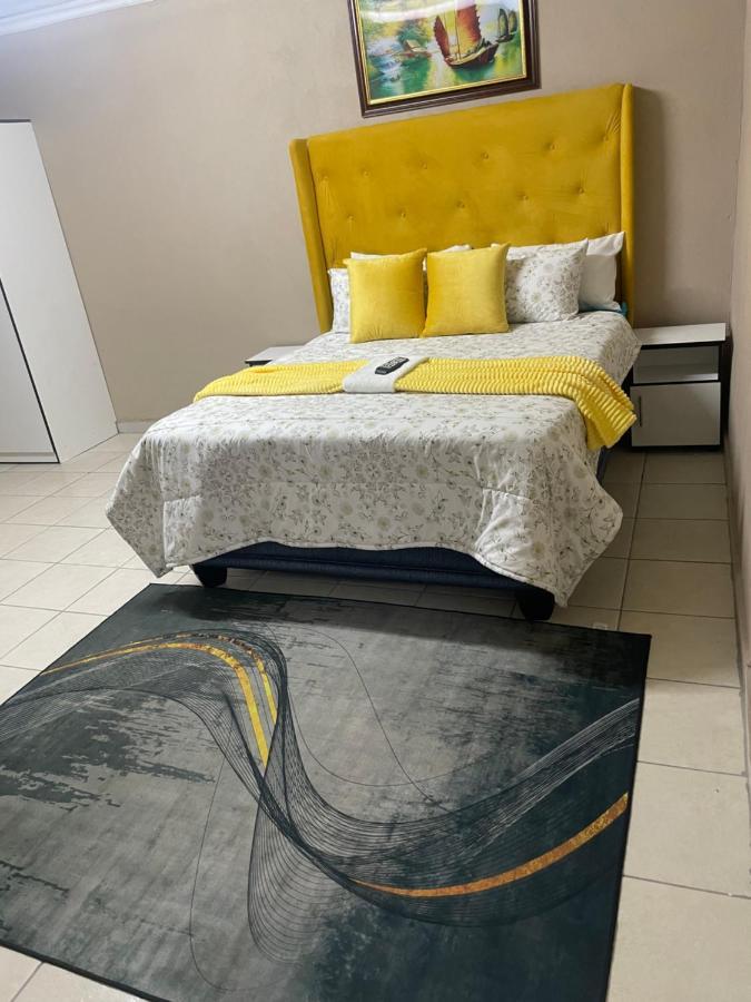 Super Classic Guest House Pretoria-Noord Dış mekan fotoğraf